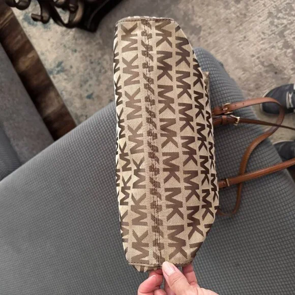 MICHAEL KORS large tote EUC - Picture 7 of 7